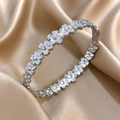 Full Circle Small Flower Stainless Steel Open Spring Bnagles Bracelet for Women Floral Cuff Bracelets Wristband Party Jewelry