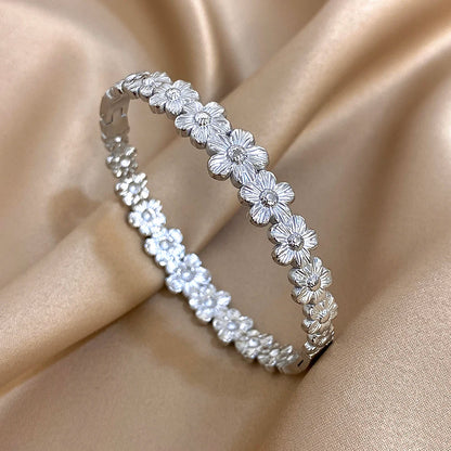 Full Circle Small Flower Stainless Steel Open Spring Bnagles Bracelet for Women Floral Cuff Bracelets Wristband Party Jewelry