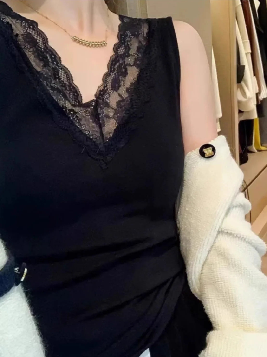 Spring Autumn Women's Slim Fit Lace Trim V-Ne Strap Vest Top Svel Inner Wear Base Layer Sweet Sle Elastic Fiber